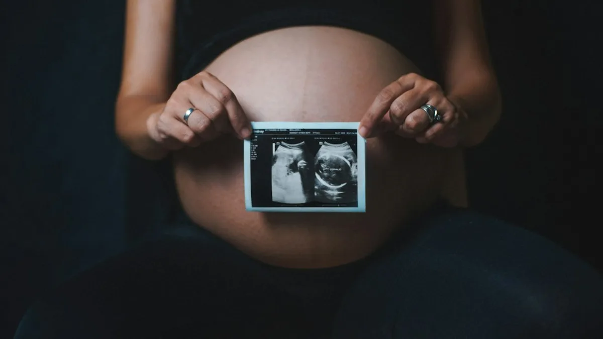 Ou se trouve bébé dans le ventre à 3 mois